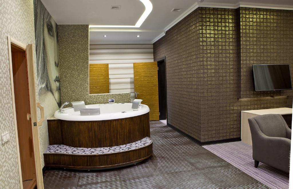 Kiroff Hotel Harkov Kültér fotó
