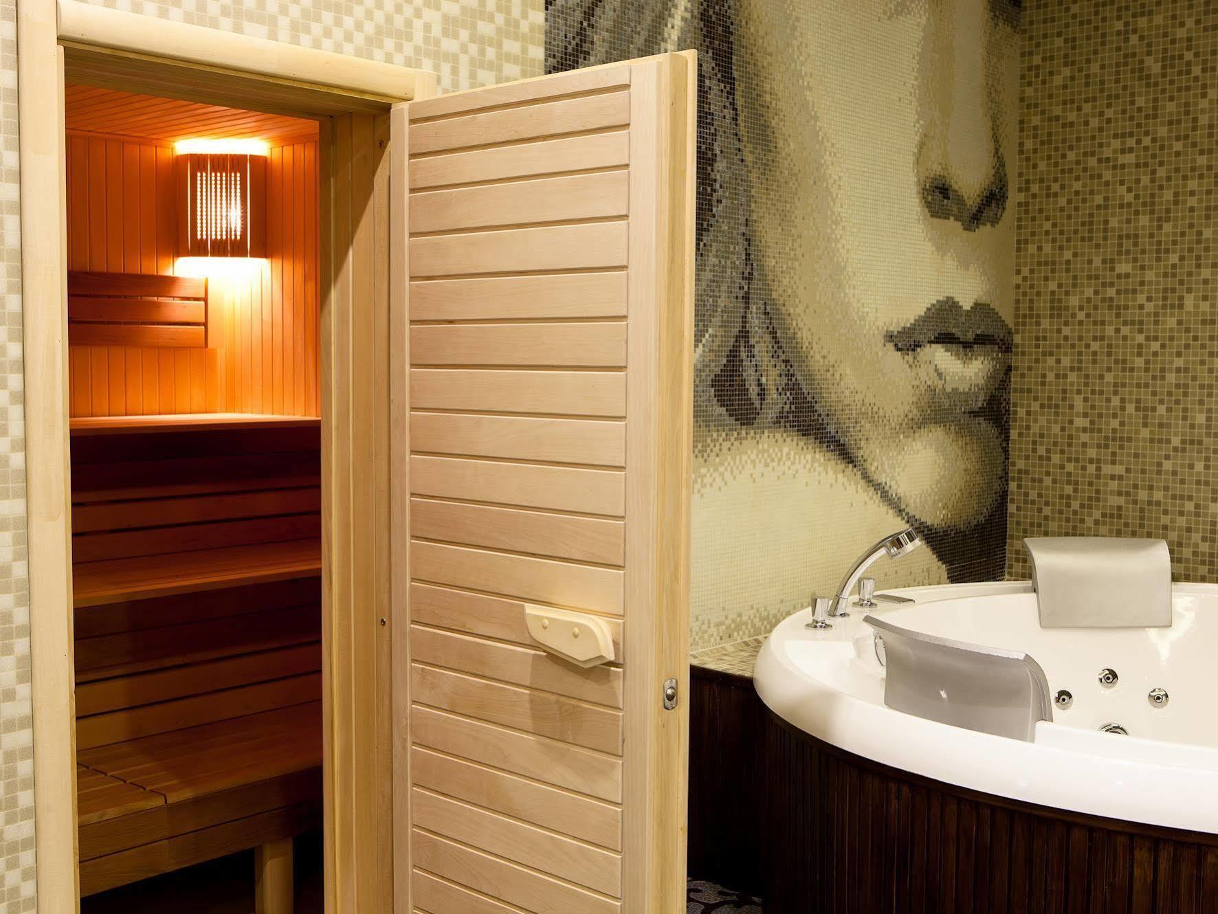 Kiroff Hotel Harkov Kültér fotó