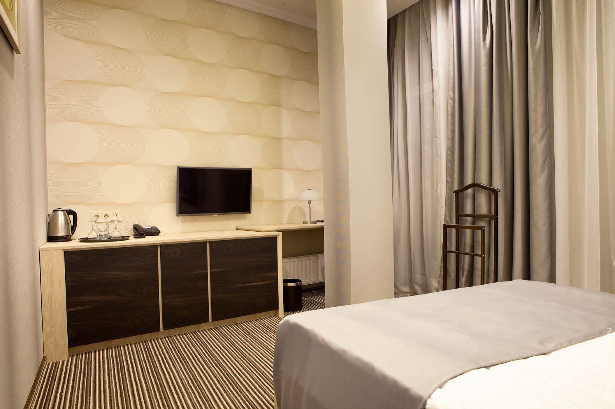Kiroff Hotel Harkov Kültér fotó